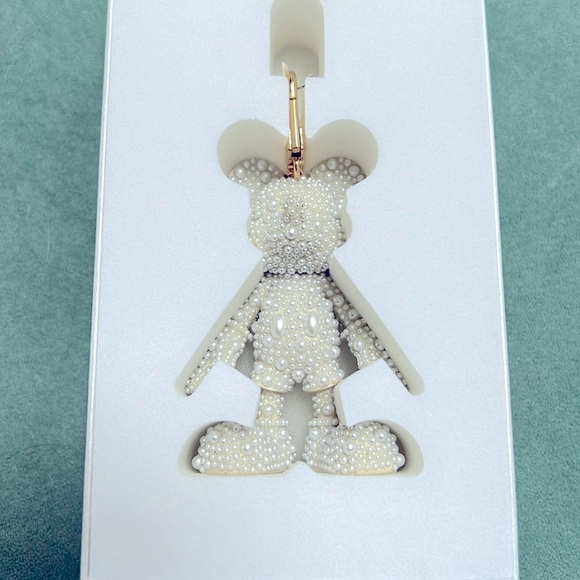 BAUBLEBAR x Disney Mickey Mouse Bag Charm Pearl Fob Key Chain - Picture 2 of 6
